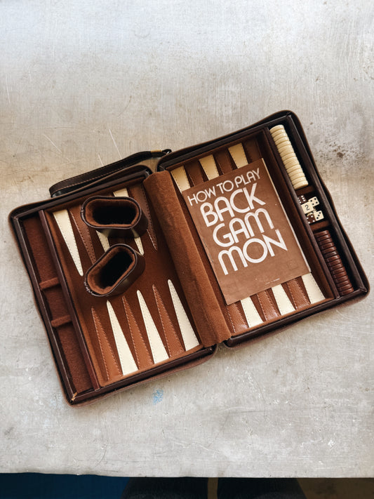 1970’S TAKE-ALONG BACKGAMMON BOARD