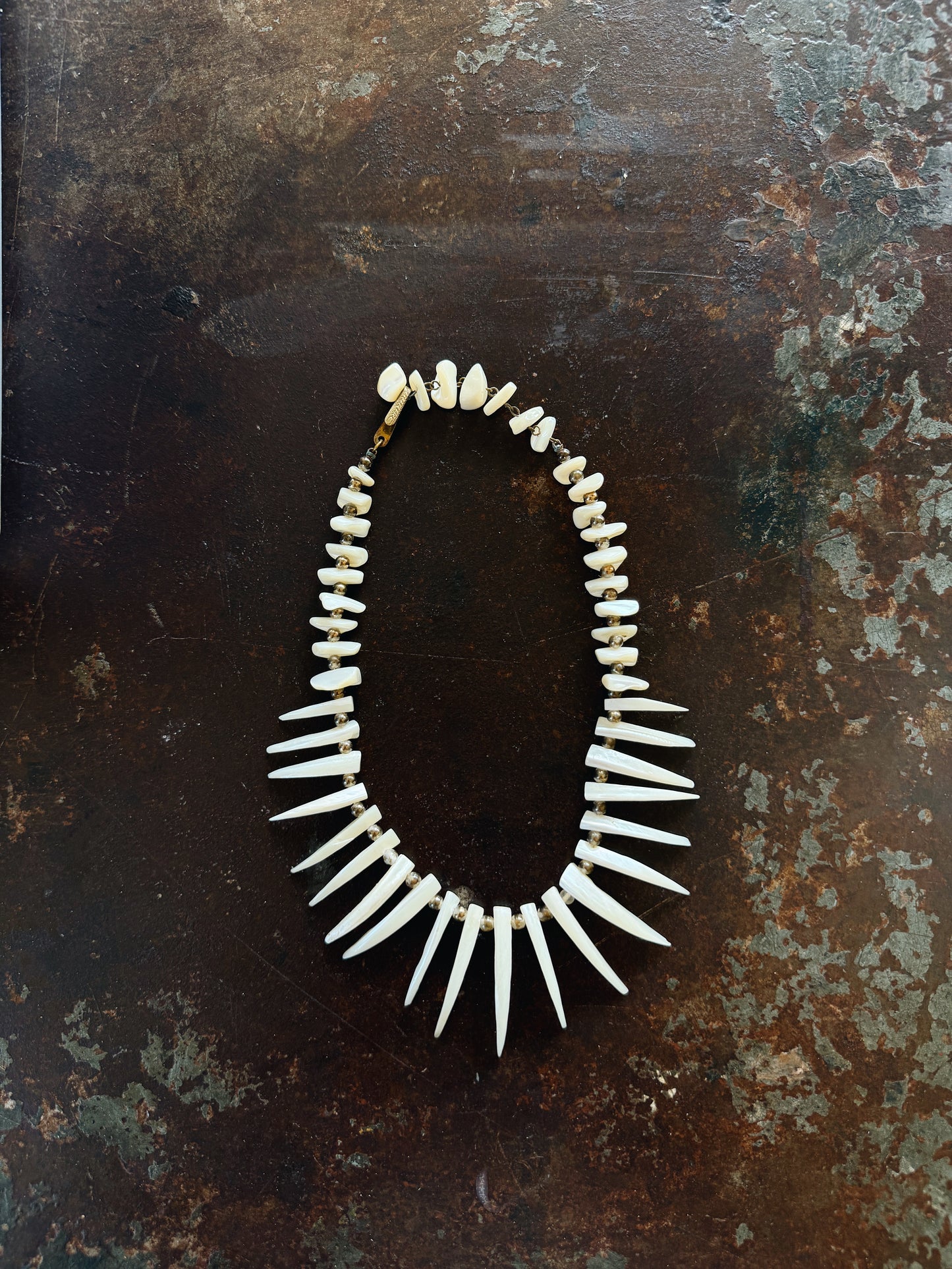 VINTAGE JAPANESE MOTHER OF PEARL NECKLACE