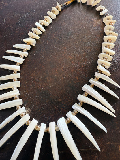 VINTAGE JAPANESE MOTHER OF PEARL NECKLACE